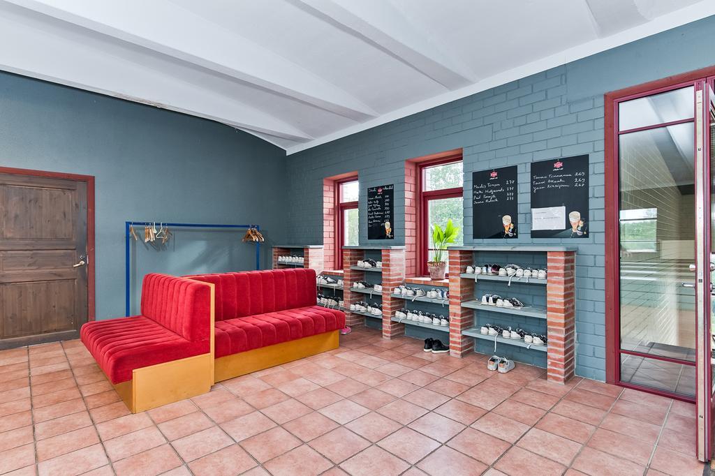 Veskisilla Hotel Turi Екстер'єр фото