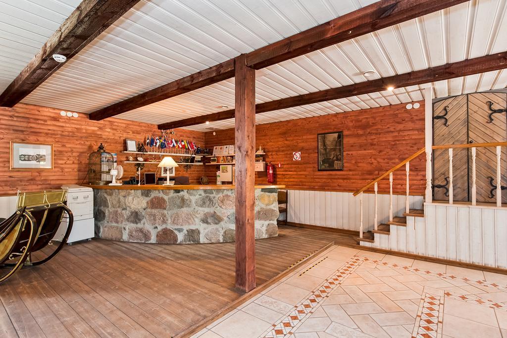 Veskisilla Hotel Turi Екстер'єр фото