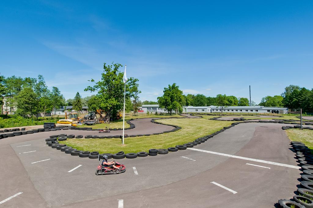 Veskisilla Hotel Turi Екстер'єр фото