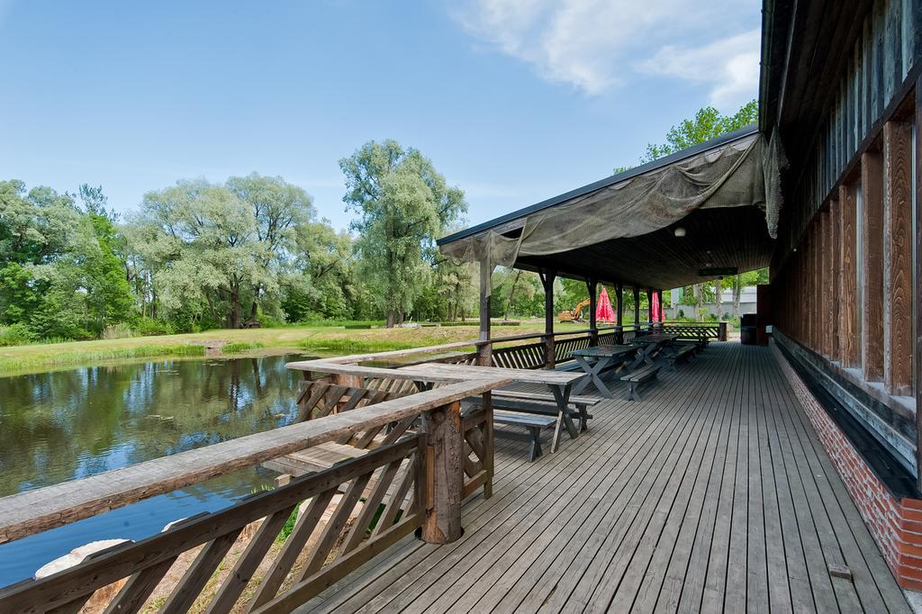 Veskisilla Hotel Turi Екстер'єр фото