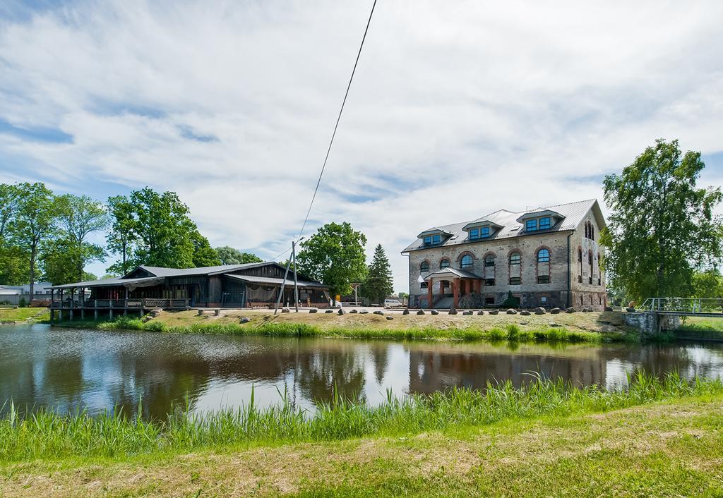 Veskisilla Hotel Turi Екстер'єр фото